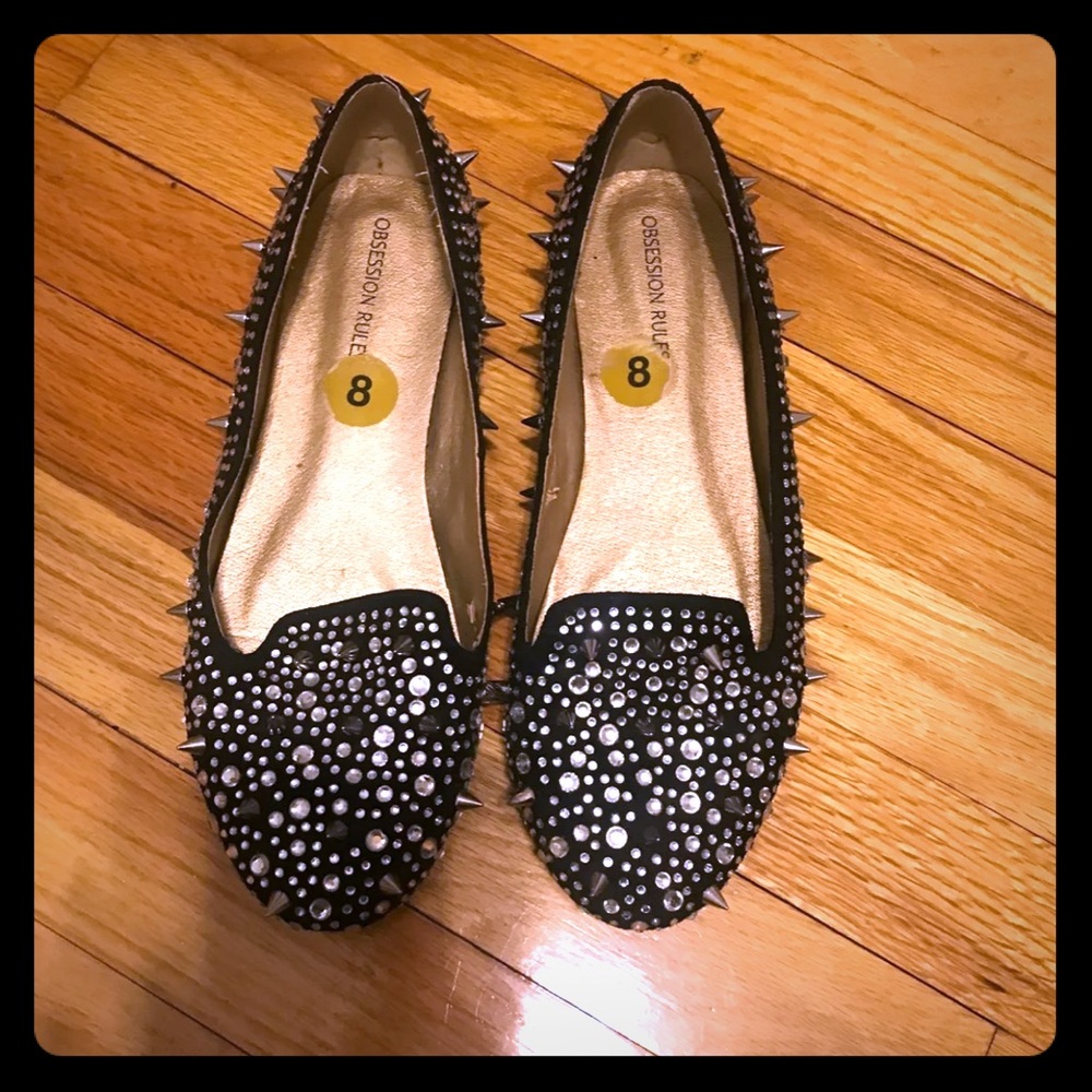 Spiked flats